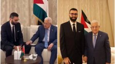 الصحفي معتز عزايزة يلتقي الرئيس الفلسطيني في قطر: بإذن الله راح اضل اوصل صوت شعبي وصوت اهل غزة لكل العالم 