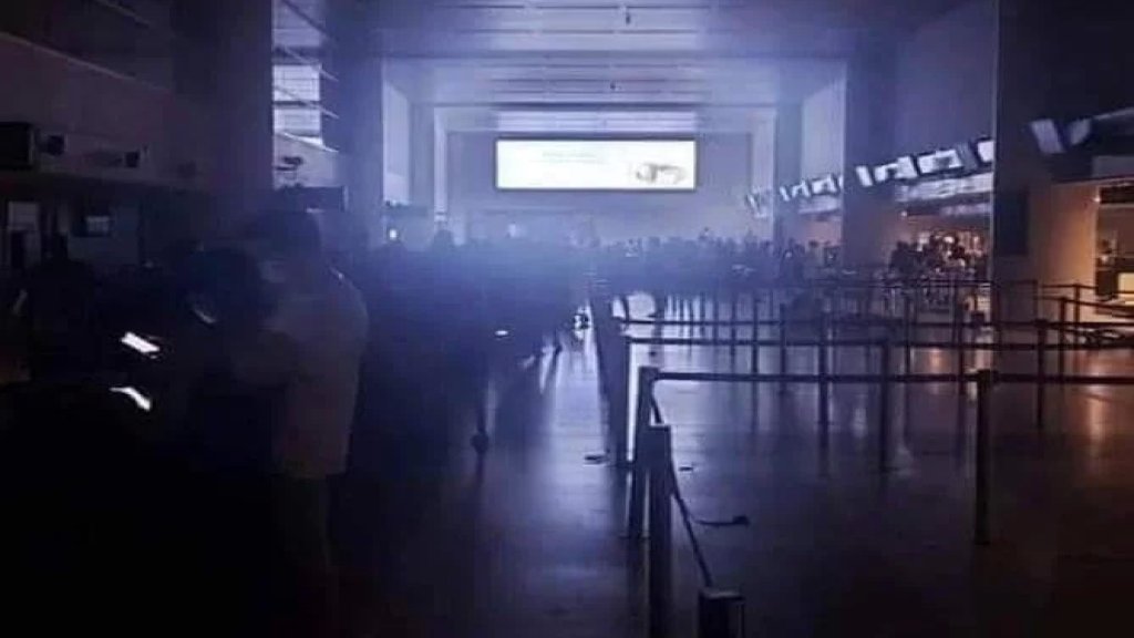 إليكم حقيقة صورة "العتمة" في المطار #factcheck