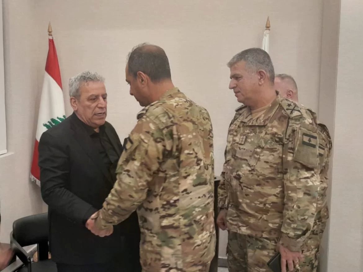 وفد من عمداء الجيش اللبناني ممثلاً قائد الجيش العماد جوزف عون