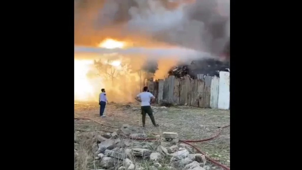 بالفيديو/ جهود مكثّفة لإخماد "الحريق الهائل" في الغازية 