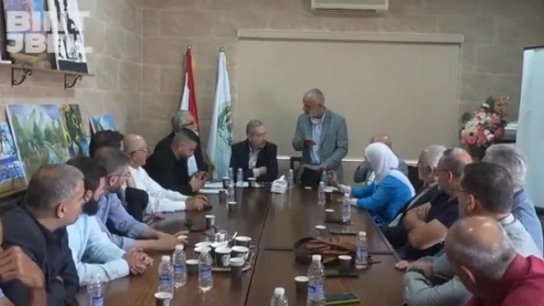 بالفيديو/ بلدية بنت جبيل تنتخب رئيسها ونائب الرئيس.. تسليم وتسلم في قاعة البلدية بحضور الاعضاء المنتخبين