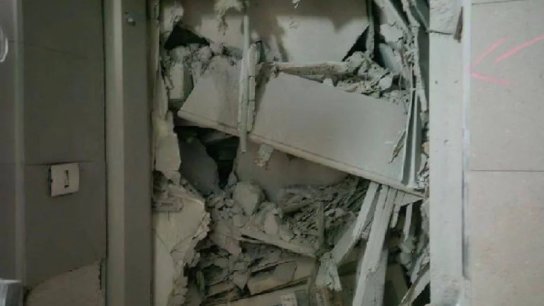  إعلام عبري: صاروخ إيراني انفجر مباشرة بين ملجأين في بيتاح تكفا!