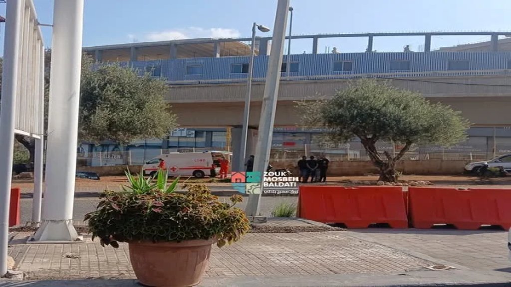 حادثة مأساوية تحت جسر يسوع الملك... نامت تحت شاحنة فدهسها السائق عن غير قصد!