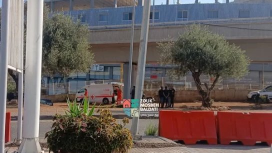 حادثة مأساوية تحت جسر يسوع الملك... نامت تحت شاحنة فدهسها السائق عن غير قصد!
