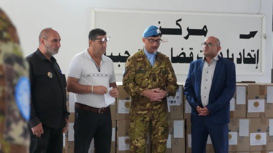 بالصور/ الكتبية الإيطالية في اليونيفل تزور اتحاد بلديات قضاء بنت جبيل وتقدم هبة للأطفال