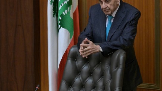 الرئيس بري: «الأميركيون أتونا بعكس ما وعدونا...ولم يأتوا بأي شيء من «إسرائيل» وبالتالي ذهبت الأمور نحو التعقيد مجدداً والأمور ليست سهلة» 