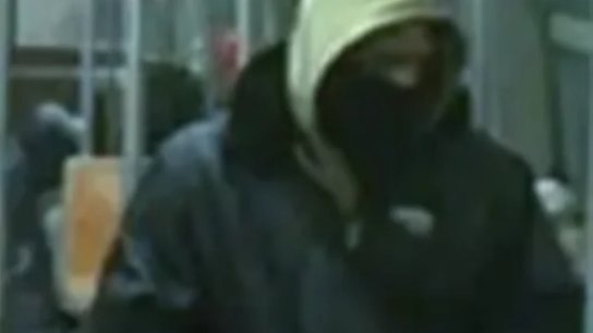  &quot;سفاح الوجوه&quot; يرعب نيويورك: يهاجم الرجال بقطع وجوههم من الجهة اليسرى!