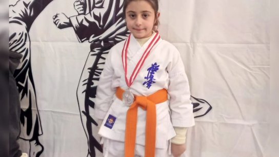 إنجاز رياضي لابنة مدينة بنت جبيل الطفلة فاطمة رضوان سعد في بطولة لبنان للكيوكوشنكاي