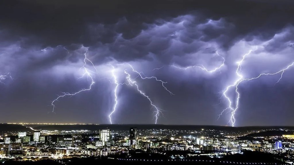 استعدوا: منخفضان متتاليان يضربان لبنان!