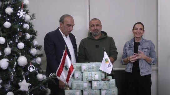 بالفيديو/ حلم الفوز باللوتو يتحقّق لابن صيدا علي محمود: "مرتي ما نامت... قالتلي: ح تتزوج عليّ؟!"