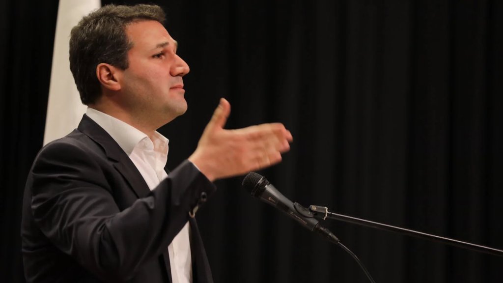 نديم الجميل: أي عملية إعادة إعمار لا يمكن أن تكون إلا إذا كانت مشروطة بنزع كامل السلاح