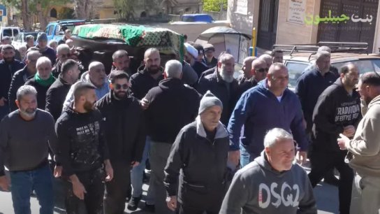 بالفيديو/ بنت جبيل تودع ابنها المختار توفيق الحاج مصطفى سعد بعد عمر أمضاه يحفر اسمه في ذاكرتها الإجتماعية