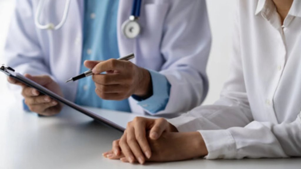 بلدية بنت جبيل تدعو أبناء المدينة لتعبئة استبيان للإستفادة من بطاقة "عائد" الصحية الصادرة عن وزارة الصحة