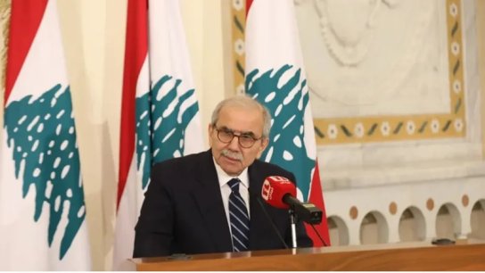 رئيس الحكومة خلال إفطار أقامه في السرايا: وضعنا البلد على طريق إعادة بناء الدولة ولن نقبل بأن ينجر إلى مغامرة أو حرب جديدة