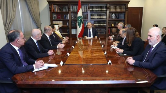 الرئيس عون للخماسية: قرار مجلس الوزراء امس لا رجوع عنه ومجلس الوزراء اوكل الى الجيش والقوى الأمنية تنفيذه في كل المناطق اللبنانية