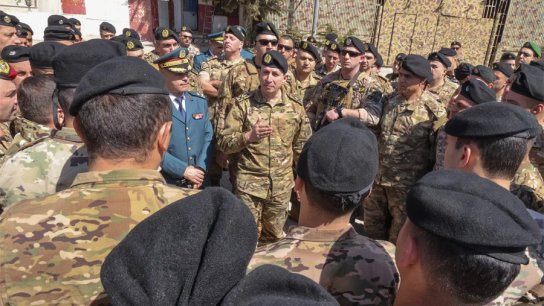 قائد الجيش يتفقد قيادة لواء المشاة السابع في مرجعيون: الجيش هو الحل لخلاص لبنان ونحن عازمون على بسط سلطة الدولة على جميع أراضيها