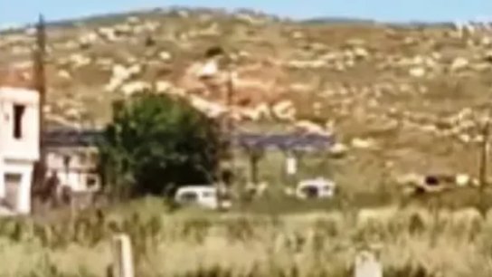 بالفيديو/ الجيش اللبناني يدخل مع الصليب الأحمر الى بلدة بلاط قضاء مرجعيون لإنقاذ المدنيين العالقين منذ امس داخلها