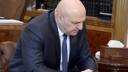 &laquo;الشرق الأوسط&raquo;: الرئيس عون على تواصل دائم بكبار المسؤولين في الإدارة الأميركية، طالباً منهم التدخل لوقف التصعيد الإسرائيلي وتثبيت الهدنة.
