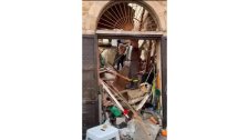بالفيديو/ انهيار سقف محل قيد الترميم في جونية وفي داخله عمال