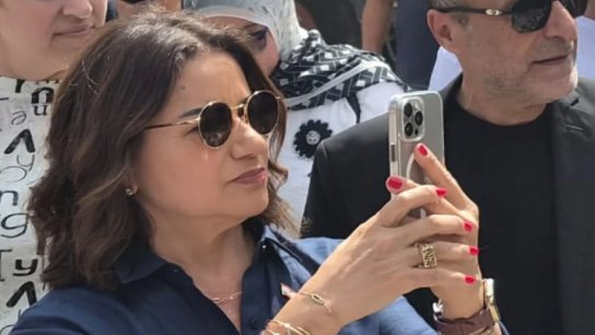 وزيرة الشؤون حنين السيد خلال زيارة إلى الجنوب: مساعدات نقدية ستستفيد منها 130 ألف أسرة نازحة وصامدة بدءاً من الأسبوع المقبل