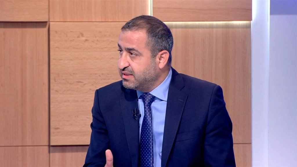 غسان عطالله بعد إخلاء سبيل فضل شاكر: شو بدكن تقولوا لأهالي شهدء الجيش؟ شو بدكن تقولوا للأم اللي دفنت ابنها ببدلته العسكرية؟ إنو دمّه صار تفصيل؟