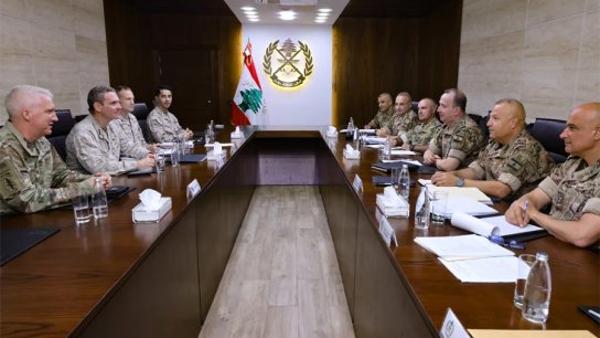قائد الجيش يستقبل الجنرال الأميركي Joseph Clearfield: بحثا التطورات في الجنوب