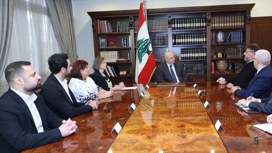 الرئيس عون لوفد من بلدية دير ميماس: أبناء الجنوب لاسيما الصامدين في قراهم هم حراس الأرض، والدولة هي سندكم وسوف تحميكم ولن تتخلى عن أي شبر من أرضكم.